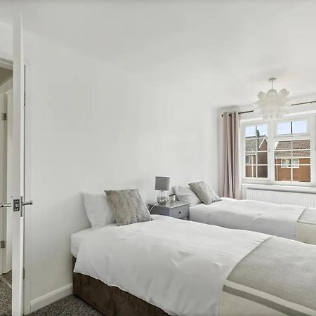 Bright & Spacious With Garden & Parking Nottingham Luaran gambar