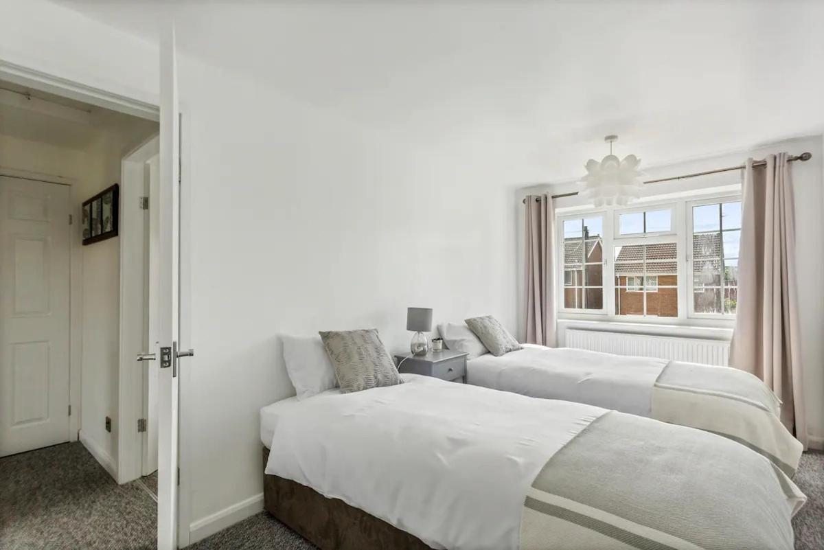 Bright & Spacious With Garden & Parking Nottingham Luaran gambar